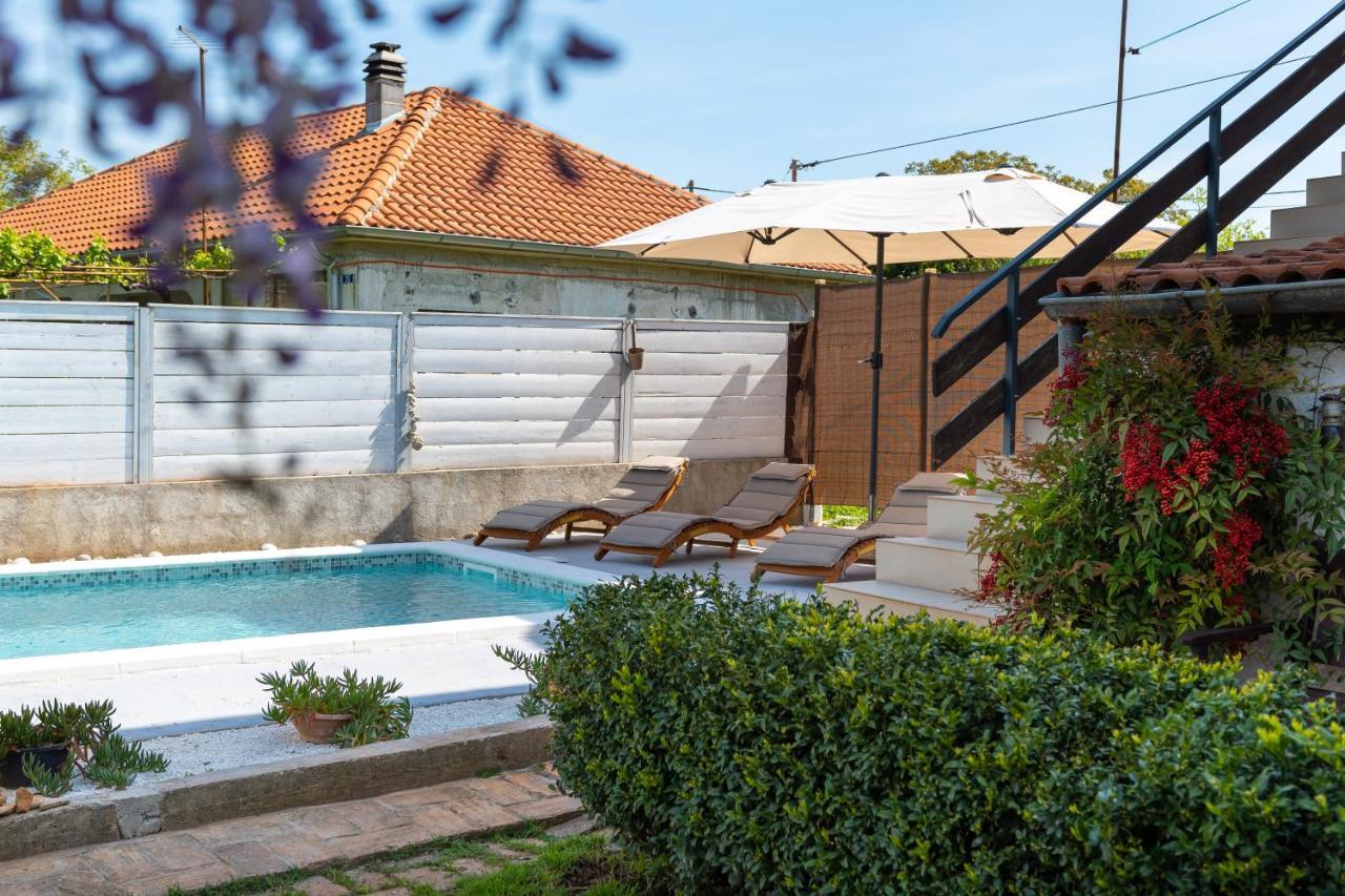 Apartment Adriana On Peaceful Location With Pool 普拉 外观 照片