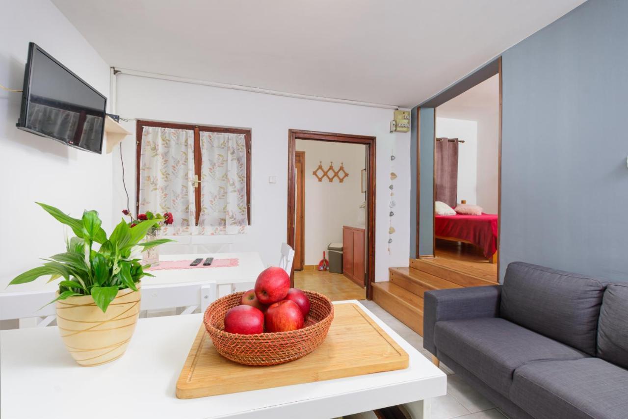 Apartment Adriana On Peaceful Location With Pool 普拉 外观 照片
