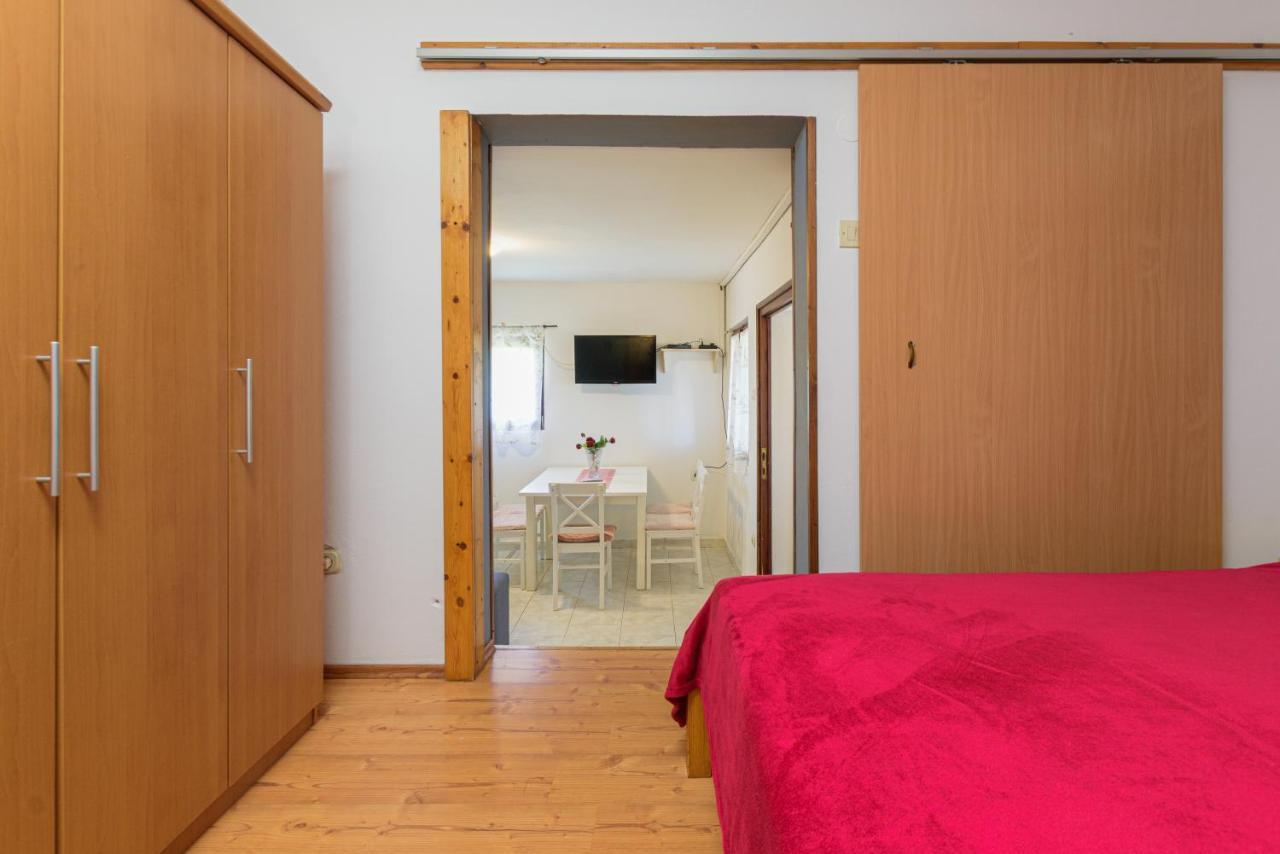 Apartment Adriana On Peaceful Location With Pool 普拉 外观 照片