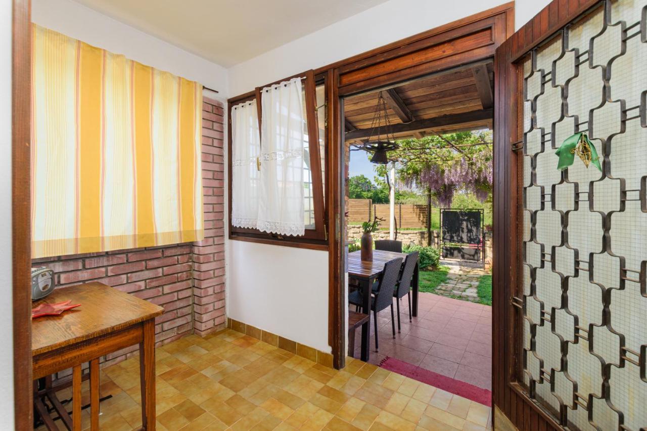 Apartment Adriana On Peaceful Location With Pool 普拉 外观 照片